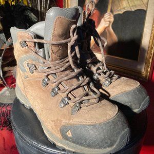 Vasque St. Elias Goretex Hiking Boots - W 9.5 Wide